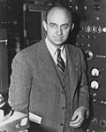 https://upload.wikimedia.org/wikipedia/commons/thumb/d/d4/Enrico_Fermi_1943-49.jpg/120px-Enrico_Fermi_1943-49.jpg